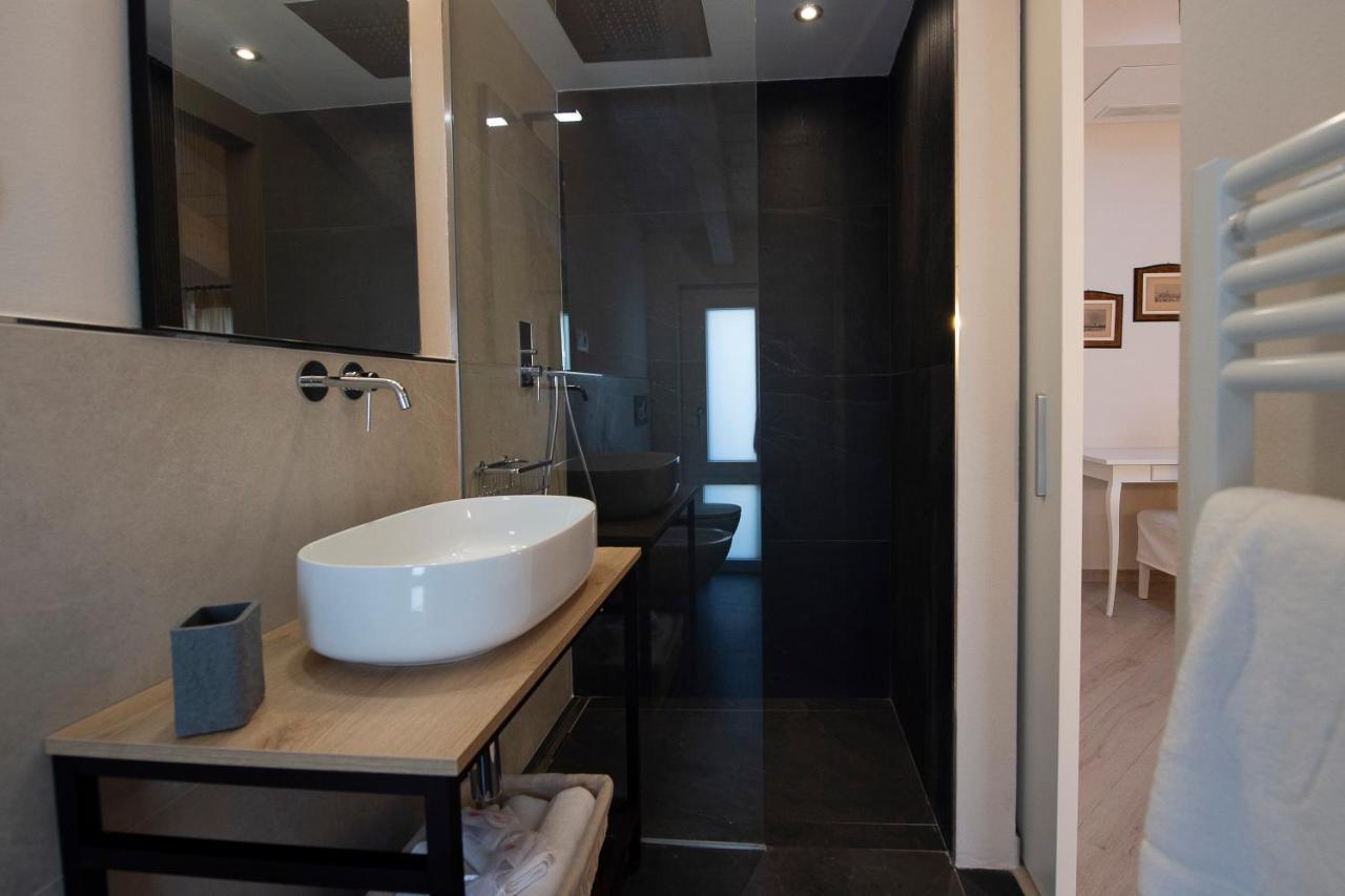 Villino Micol Camere A Due Passi Dal Mare Marina Di Carrara Exterior foto