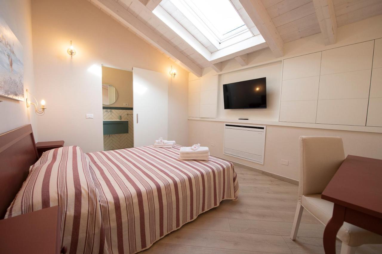 Villino Micol Camere A Due Passi Dal Mare Marina Di Carrara Exterior foto