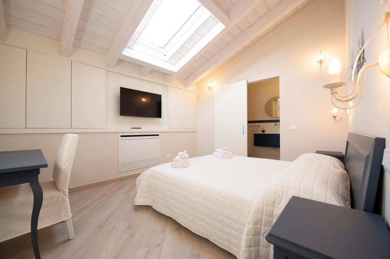 Villino Micol Camere A Due Passi Dal Mare Marina Di Carrara Exterior foto