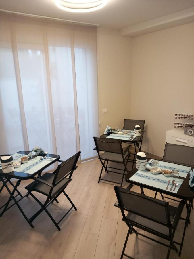 Villino Micol Camere A Due Passi Dal Mare Marina Di Carrara Exterior foto