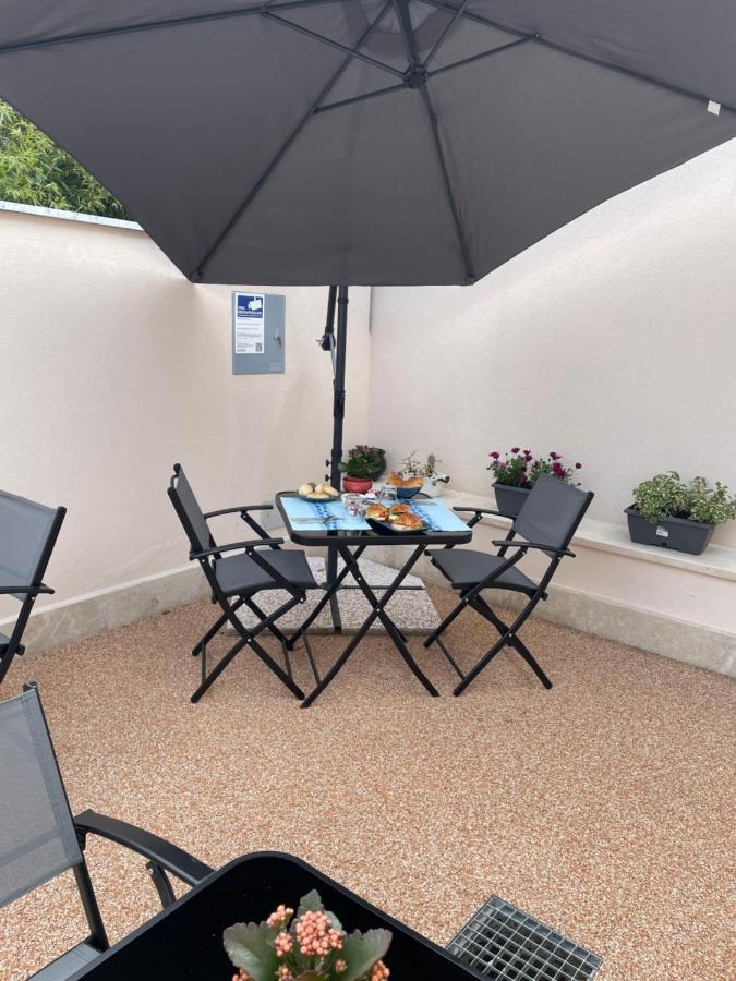 Villino Micol Camere A Due Passi Dal Mare Marina Di Carrara Exterior foto