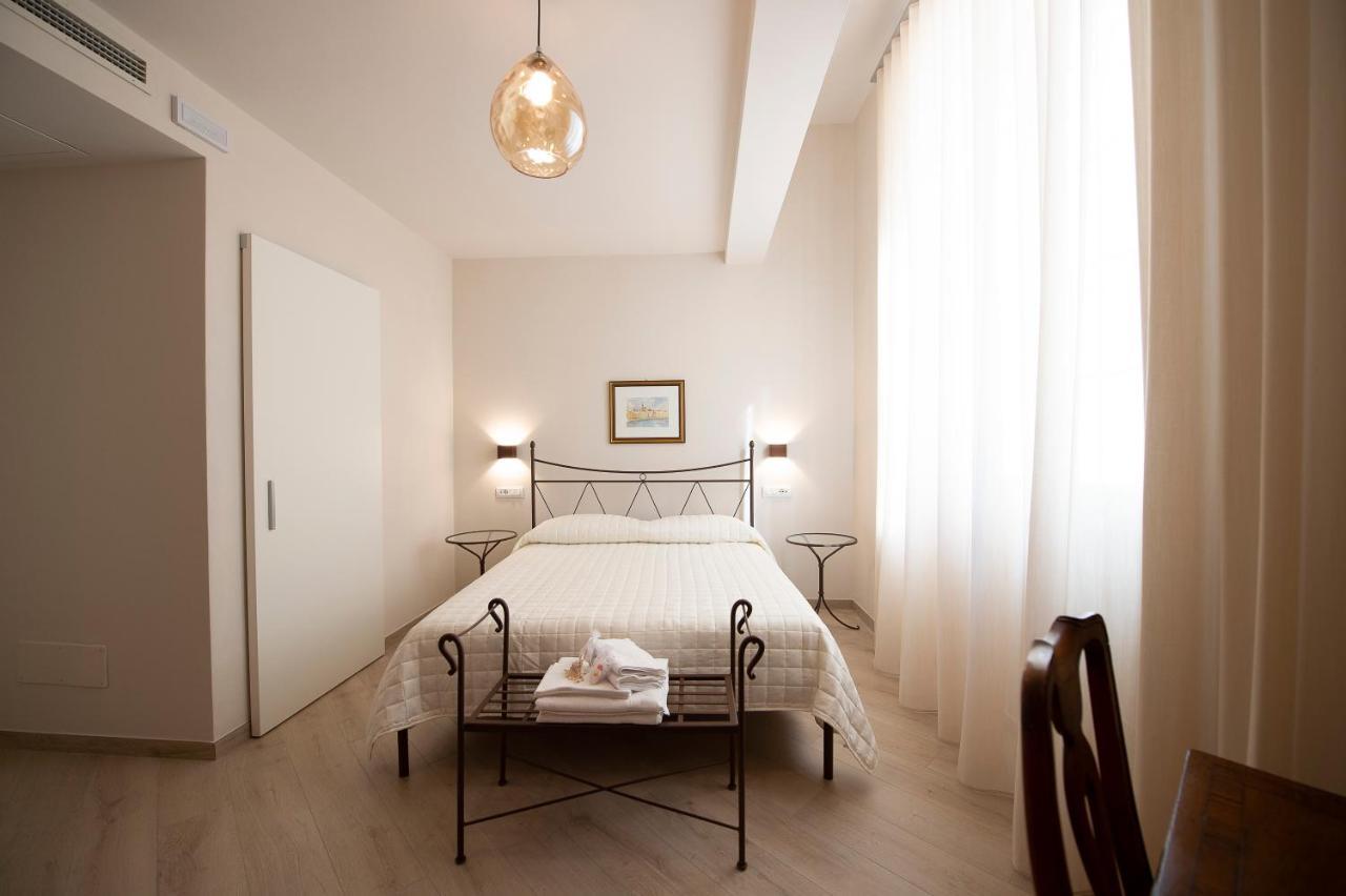 Villino Micol Camere A Due Passi Dal Mare Marina Di Carrara Exterior foto